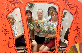 Игровая программа "Пусть лето звонкое смеется детским смехом"