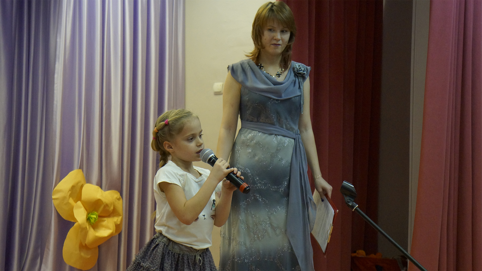 Праздничный огонек, посвященный Дню Матери «Мы подари мамам праздник» в ДК "Манюхинский"